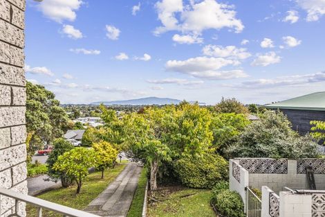 Photo of property in 51 Kakariki Grove, Waikanae, 5036