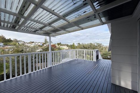 Photo of property in 27 Cedar Heights Avenue, Massey, Auckland, 0614