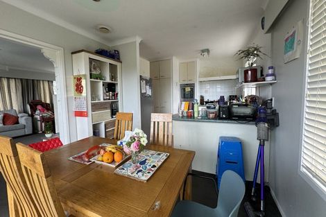Photo of property in 34 Knightsbridge Drive, Forrest Hill, Auckland, 0620