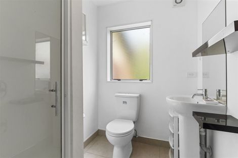 Photo of property in 21a Pavola Grove, Glenfield, Auckland, 0629