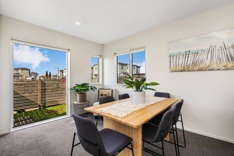 Photo of property in 33 Leaver Place, Weymouth, Auckland, 2103
