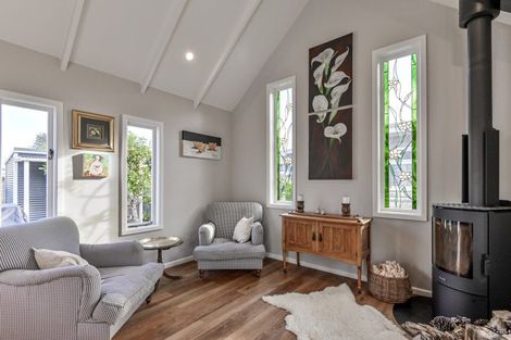 Photo of property in 207 Murdoch Road East, Akina, Hastings, 4122