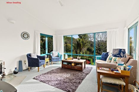 Photo of property in 660 Waitakere Road, Kumeu, 0891