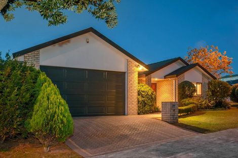 Photo of property in 71 Moyrus Crescent, East Tamaki Heights, Auckland, 2016