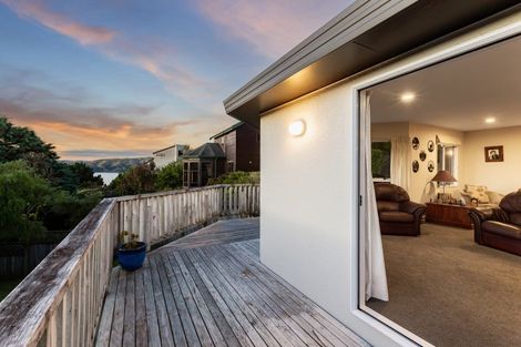 Photo of property in 56 Molyneux Close, Whitby, Porirua, 5024