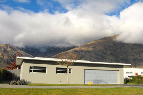 Photo of property in 52 Sylvan Street, Lake Hayes, Queenstown, 9304