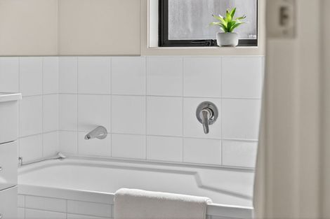 Photo of property in 61d Sabulite Road, Kelston, Auckland, 0602