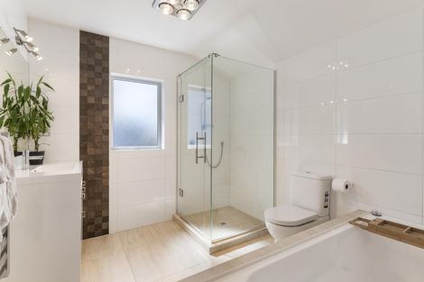 Photo of property in 6b Gibraltar Street, Howick, Auckland, 2014