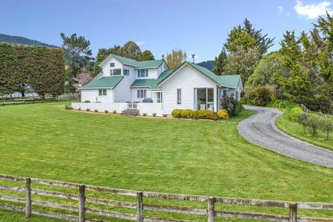 Photo of property in 233 North Manakau Road, Manakau, Levin, 5573