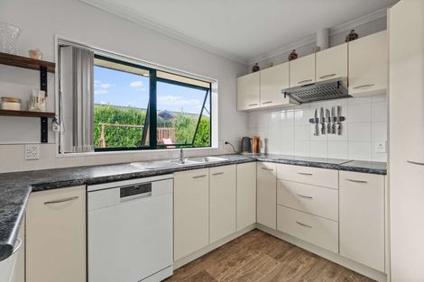 Photo of property in 11 O'sullivan Place, Waiuku, 2123