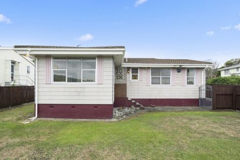 Photo of property in 4 Mawhare Street, Titahi Bay, Porirua, 5022