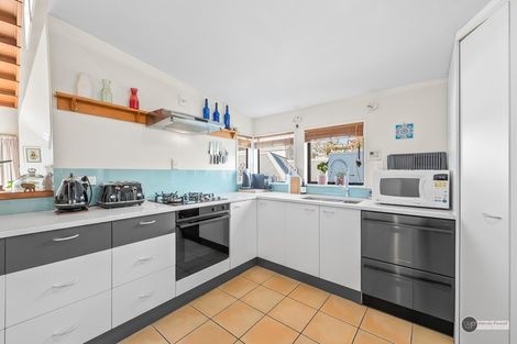 Photo of property in 30a Connaught Terrace, Brooklyn, Wellington, 6021