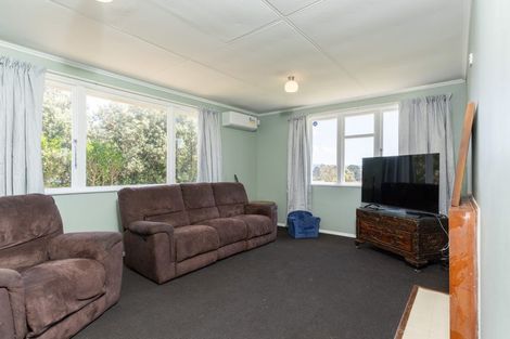 Photo of property in 25 Driver Crescent, Cannons Creek, Porirua, 5024