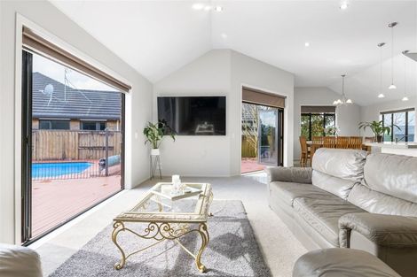 Photo of property in 15 Malbec Place, Rototuna, Hamilton, 3210