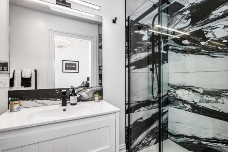 Photo of property in 12 Cross Street, Regent, Whangarei, 0112