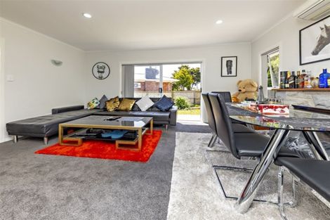 Photo of property in 140 Russell Road, Manurewa, Auckland, 2102