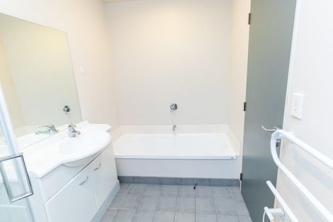 Photo of property in 152g Tasman Street, Mount Cook, Wellington, 6021