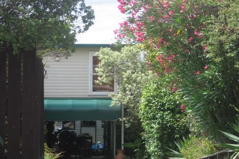 Photo of property in 1/25 Margaret Place, Milford, Auckland, 0620