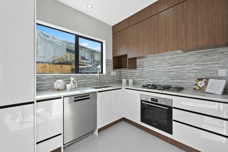 Photo of property in 28a Studfall Street, Pakuranga Heights, Auckland, 2010