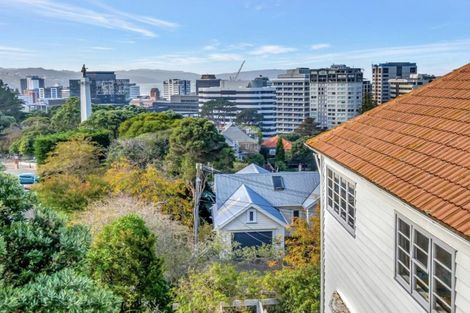 Photo of property in 11 Kinross Street, Kelburn, Wellington, 6012
