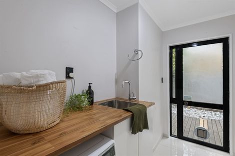 Photo of property in 9a Whareora Terrace, Cashmere, Christchurch, 8022