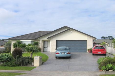 Photo of property in 11 Mullagh Place, East Tamaki Heights, Auckland, 2016