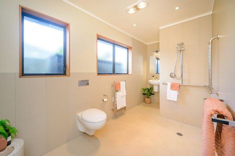 Photo of property in 7a Palm Avenue, Hokowhitu, Palmerston North, 4410