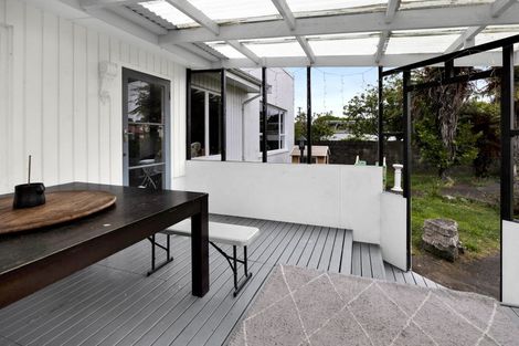 Photo of property in 14 Dives Avenue, Hawera, 4610