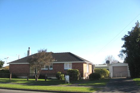 Photo of property in 6 Holland Crescent, Bulls, 4818