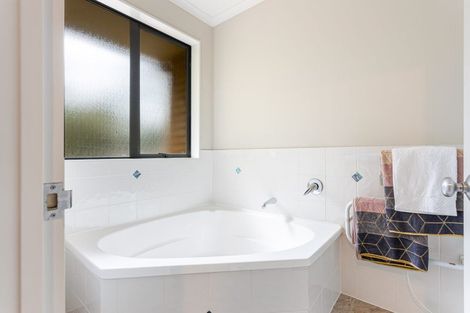 Photo of property in 27 Zanders Road, Helensville, Waimauku, 0882