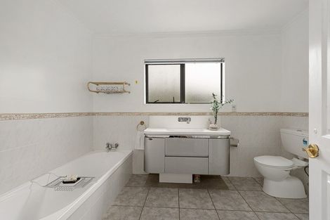 Photo of property in 21 Nielsen Gardens, Rototuna, Hamilton, 3210