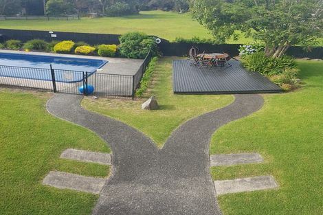 Photo of property in 2e/25 Weranui Road, Waiwera, Orewa, 0994