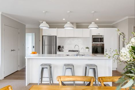 Photo of property in 43 Beachwood Drive, Hatfields Beach, Orewa, 0931