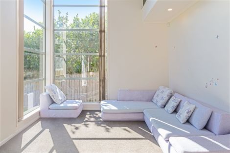 Photo of property in 33 Fingal Way, Gulf Harbour, Whangaparaoa, 0930