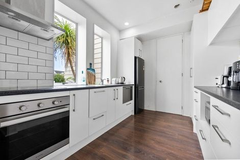 Photo of property in 11 Fathom Place, Te Atatu Peninsula, Auckland, 0610