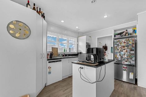 Photo of property in 16 Bruce Place, Papatoetoe, Auckland, 2025