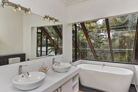 Photo of property in 8 Awanui Street, Birkenhead, Auckland, 0626