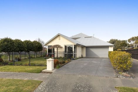 Photo of property in 15 Becmead Drive, Harewood, Christchurch, 8051