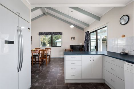 Photo of property in 4 Pohutukawa Drive, Athenree, Katikati, 3177