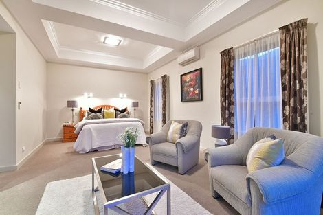 Photo of property in 83 William Bayes Place, Red Beach, 0932