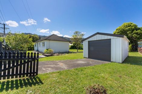 Photo of property in 2 Kopara Grove, Stokes Valley, Lower Hutt, 5019