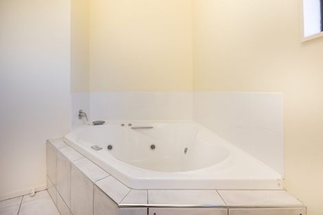 Photo of property in 111 Ruapehu Drive, Fitzherbert, Palmerston North, 4410