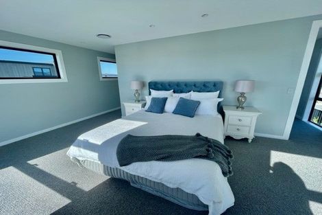 Photo of property in 14 Rotorua Grove, Aotea, Porirua, 5024