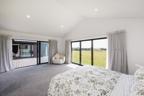 Photo of property in 2 Mataki Lane, Halcombe, 4779