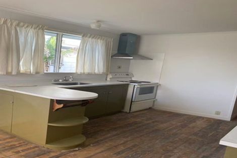 Photo of property in 7 Abbotleigh Avenue, Te Atatu Peninsula, Auckland, 0610