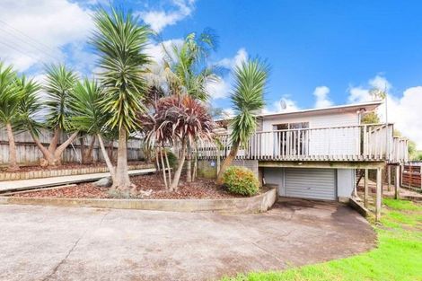 Photo of property in 5 Trengove Place, West Harbour, Auckland, 0618