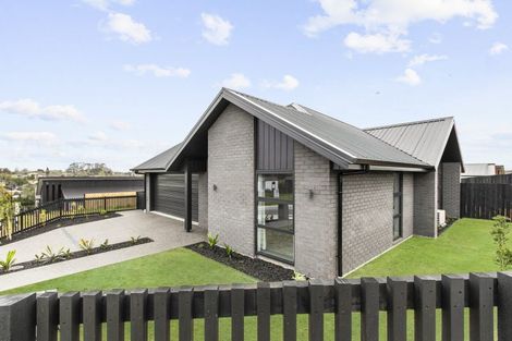 Photo of property in 8 Akakura Terrace, Peacocke, Hamilton, 3206