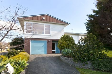 Photo of property in 27 Mcbreen Avenue, Northcote, Auckland, 0627