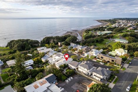 Photo of property in 8 Autere Street, Strandon, New Plymouth, 4312