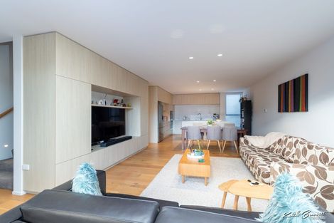 Photo of property in 5 Jean Caldwell Way, Island Bay, Wellington, 6023